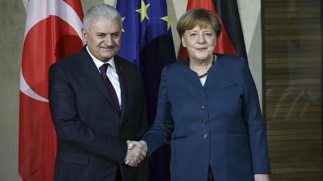 Йылдырым и Меркель проведут переговоры в Берлине