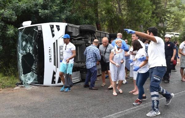 Turistleri Su Parkına Götüren Midibüs Devrildi: 27 Yaralı (2) - Yeniden