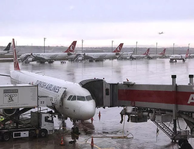 Rainfall, winds interrupt Istanbul Atatürk Airport flight schedule