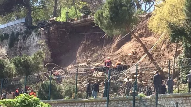 Gülhane Parkında duvar çöktü, enkazdan iki ceset çıktı
