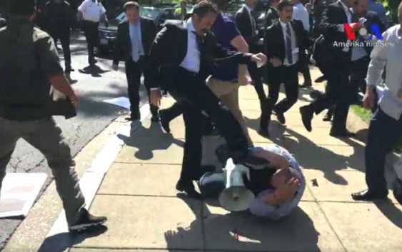 Охранники Эрдогана избили протестующих в Вашингтоне