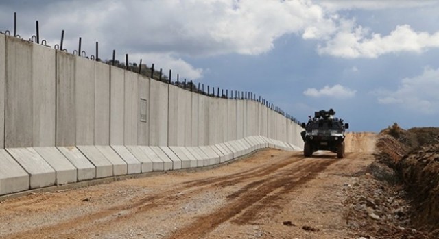 Suriye ve Irak sınırına 330 kilometre beton duvar